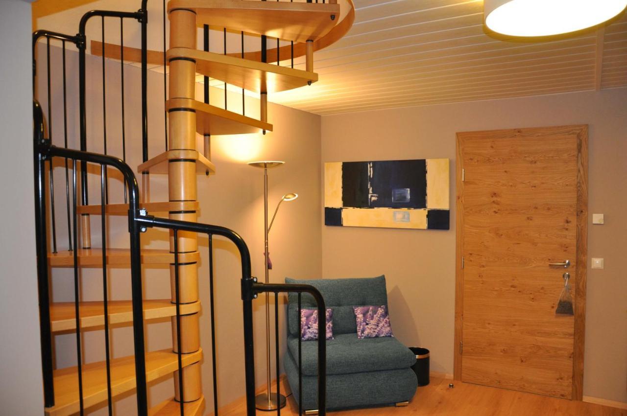 Erdhaeuser Und Apartments Mit Seeblick Und Alleinlage ヴァイセンゼー エクステリア 写真