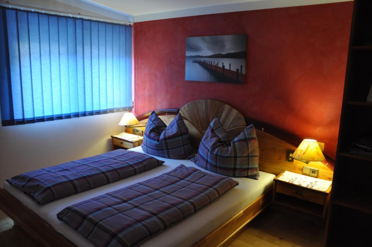 Erdhaeuser Und Apartments Mit Seeblick Und Alleinlage ヴァイセンゼー エクステリア 写真