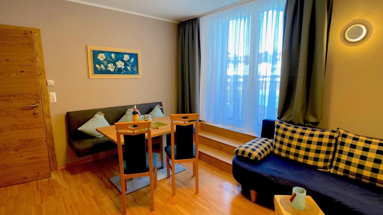 Erdhaeuser Und Apartments Mit Seeblick Und Alleinlage ヴァイセンゼー エクステリア 写真