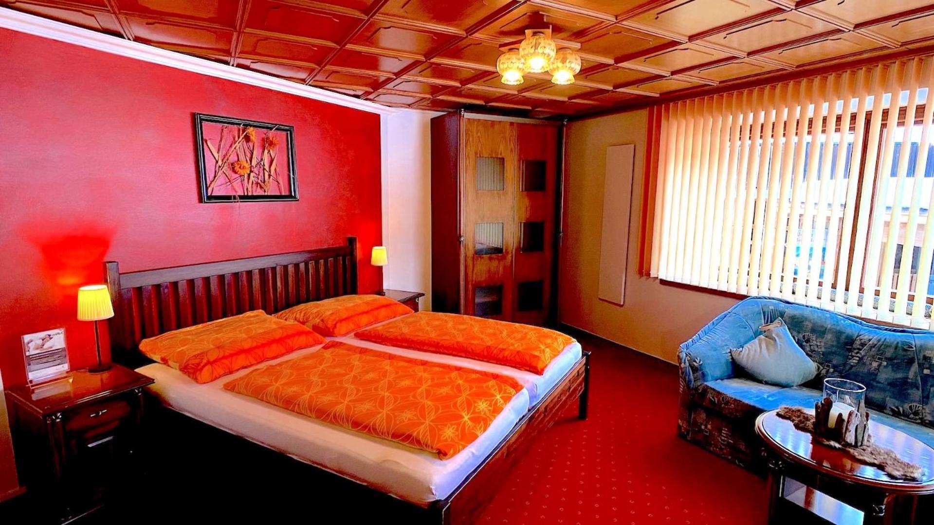 Erdhaeuser Und Apartments Mit Seeblick Und Alleinlage ヴァイセンゼー エクステリア 写真