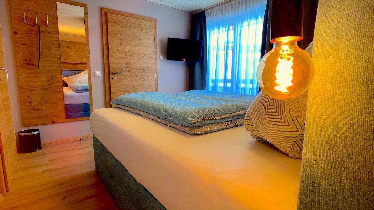 Erdhaeuser Und Apartments Mit Seeblick Und Alleinlage ヴァイセンゼー エクステリア 写真