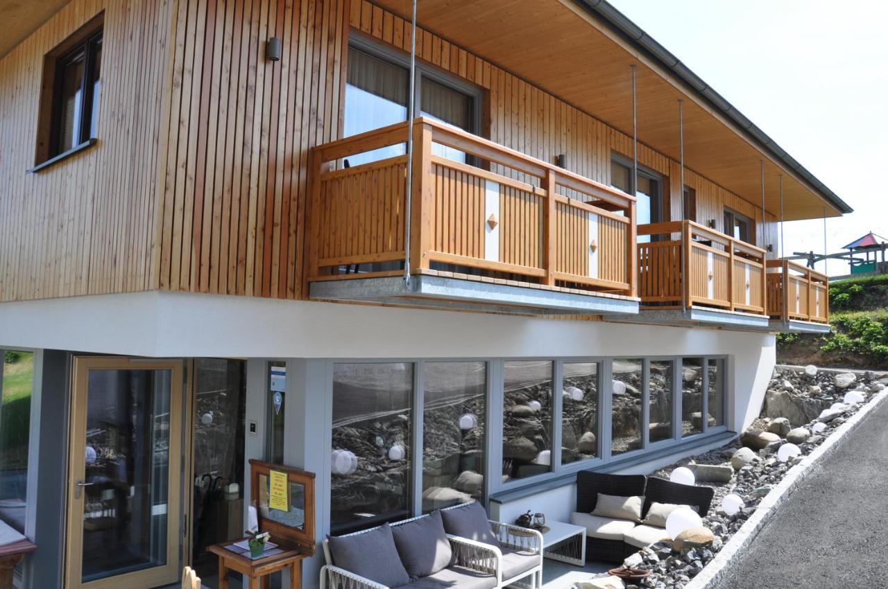 Erdhaeuser Und Apartments Mit Seeblick Und Alleinlage ヴァイセンゼー エクステリア 写真