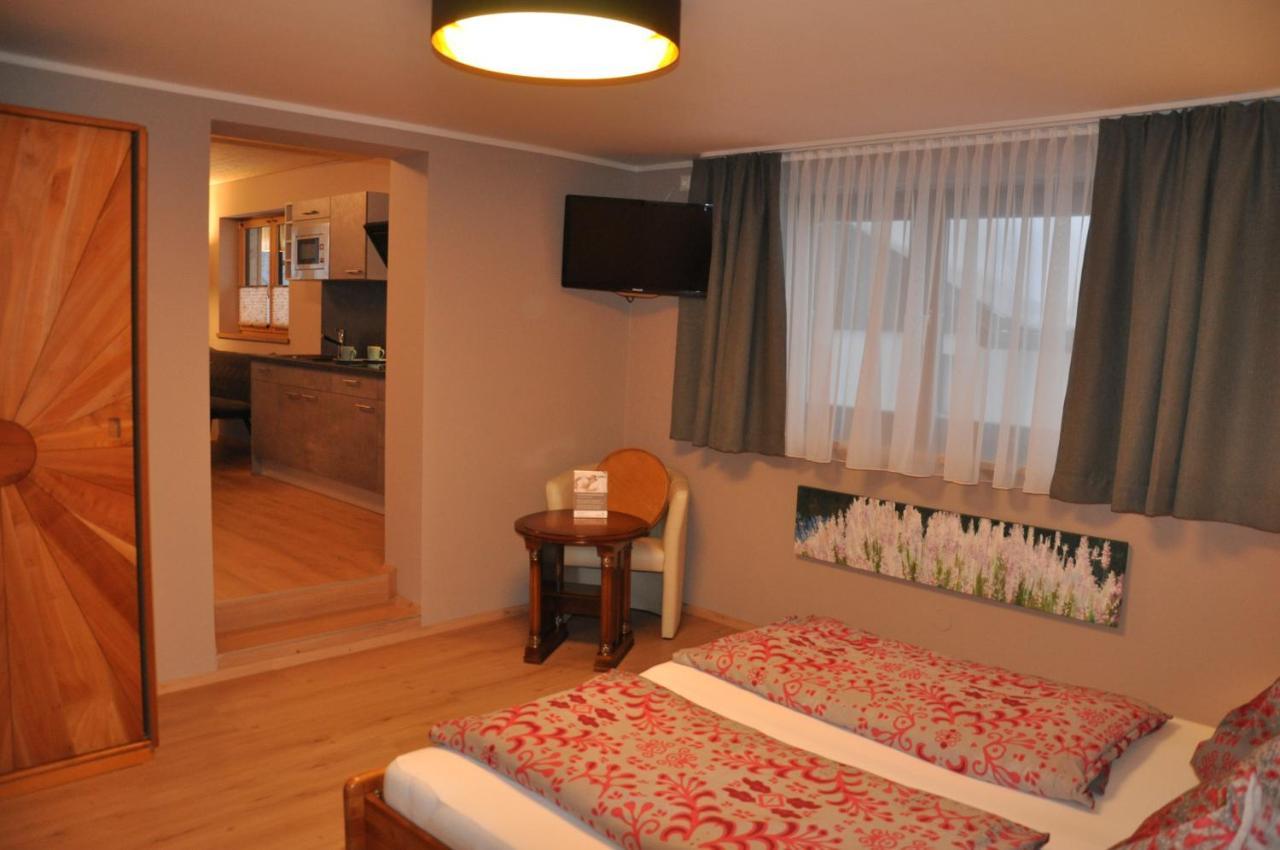 Erdhaeuser Und Apartments Mit Seeblick Und Alleinlage ヴァイセンゼー エクステリア 写真