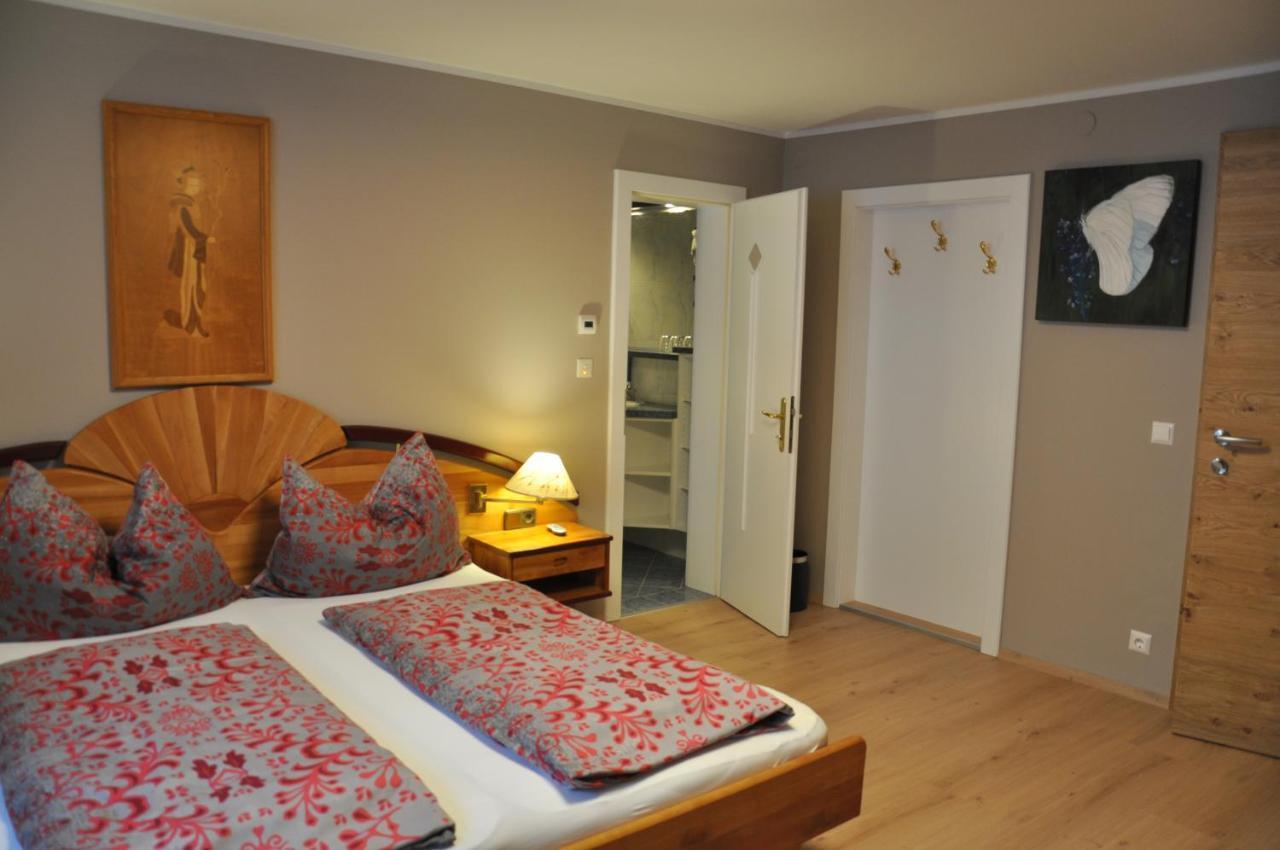 Erdhaeuser Und Apartments Mit Seeblick Und Alleinlage ヴァイセンゼー エクステリア 写真