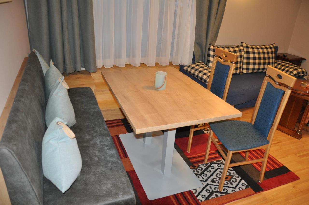 Erdhaeuser Und Apartments Mit Seeblick Und Alleinlage ヴァイセンゼー エクステリア 写真