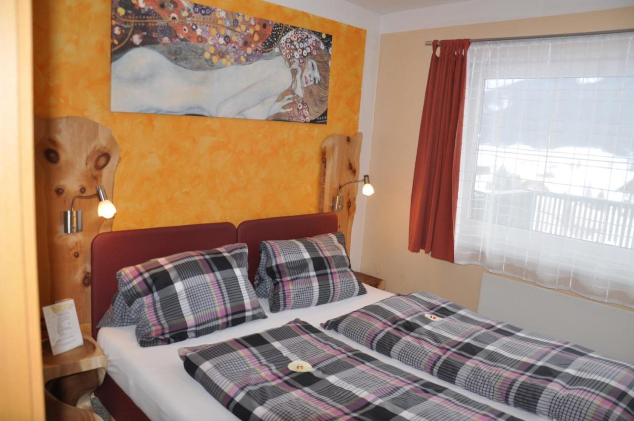 Erdhaeuser Und Apartments Mit Seeblick Und Alleinlage ヴァイセンゼー エクステリア 写真